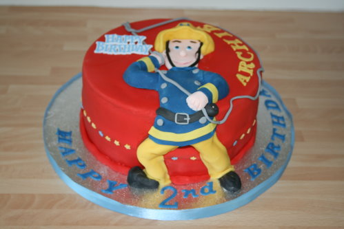 Lalaloopsy Birthday Cake on Images Of Fireman Sam Style Birthday Cake The Village Station